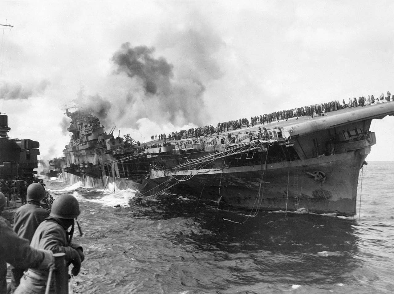 message-editor%2F1573518014186-1280px-attack_on_carrier_uss_franklin_19_march_1945.jpg