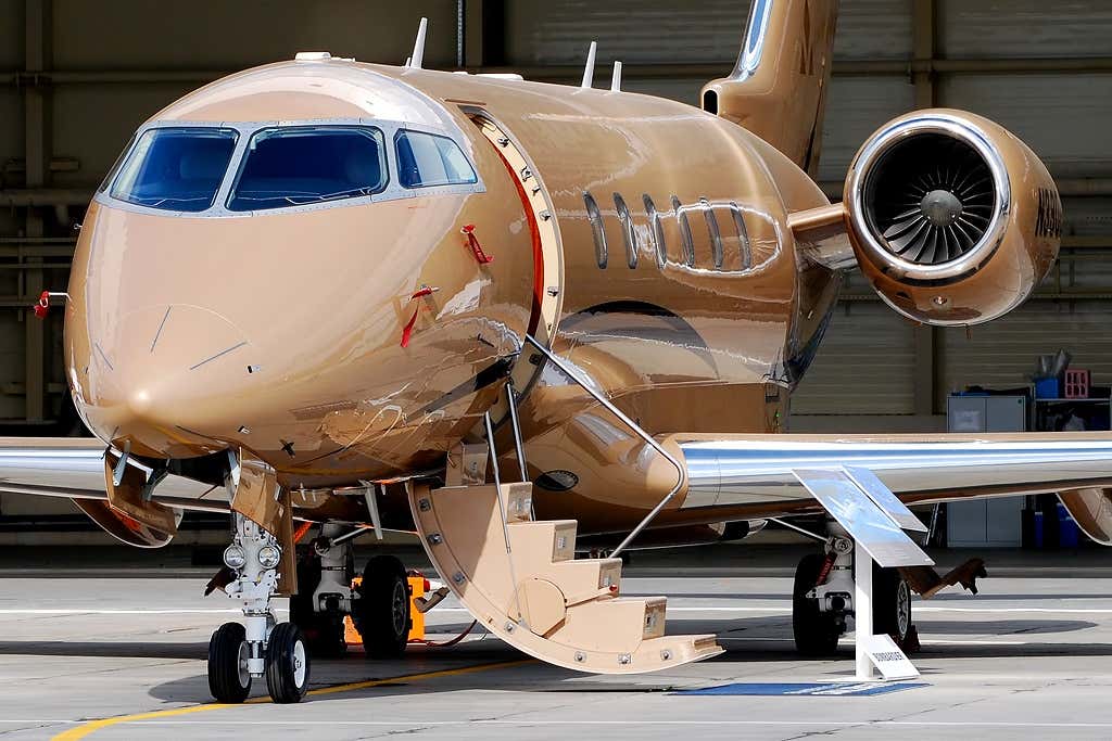 how much does it cost to fuel a private jet