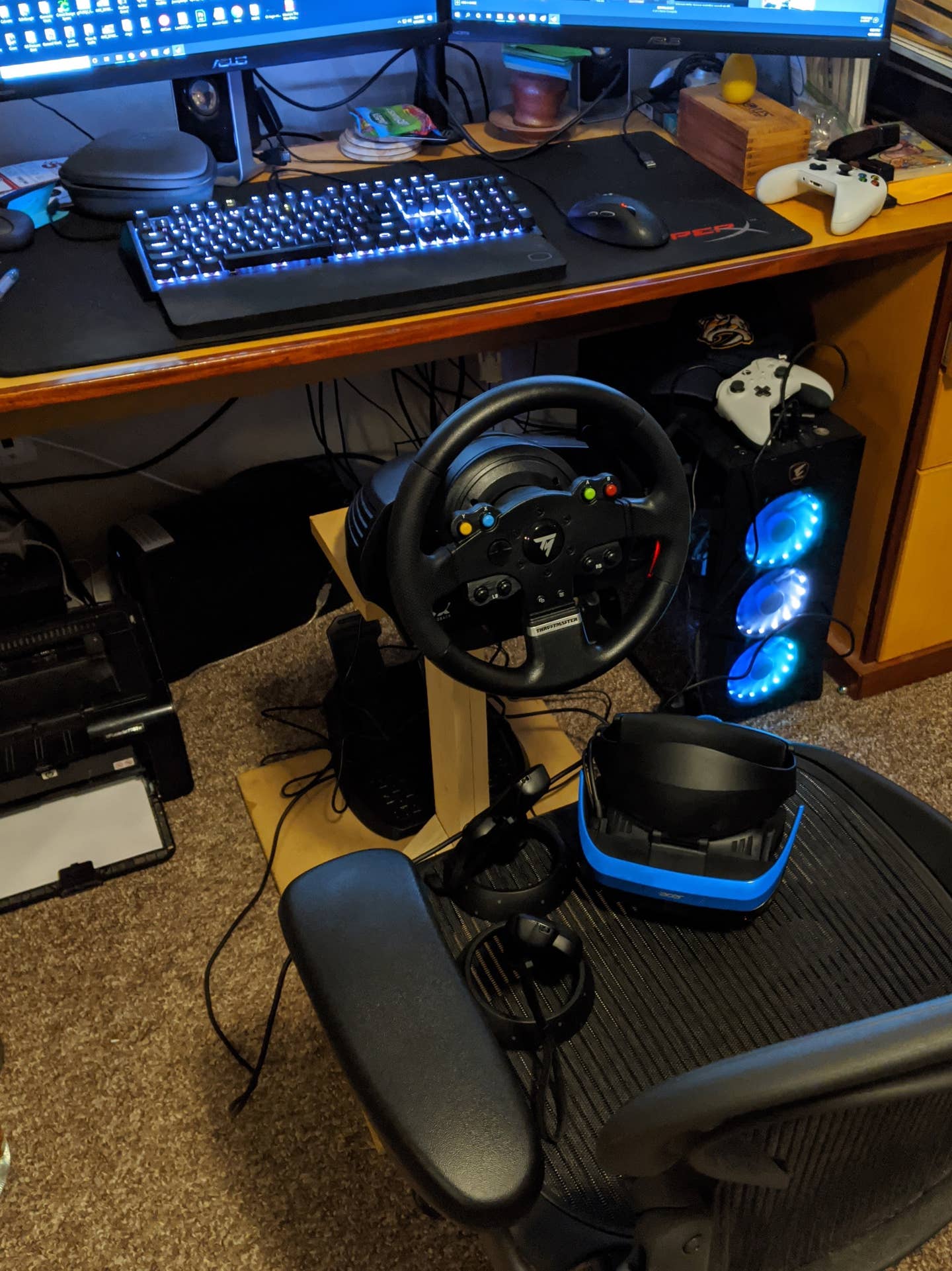 Race gaming rig with wheel and pedals