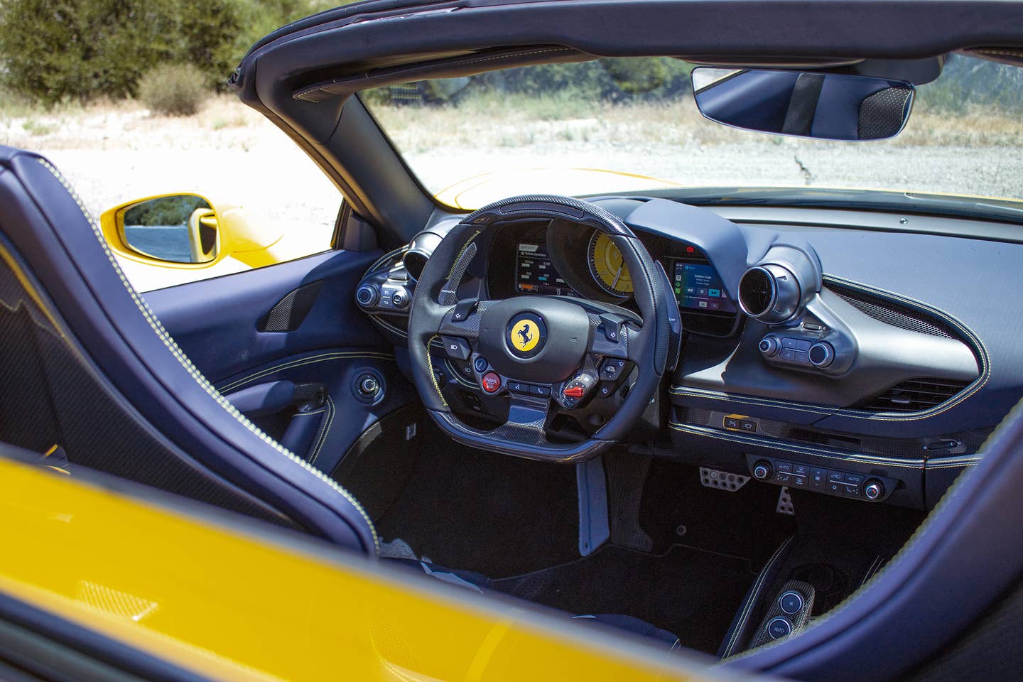 Ferrari F8 Spider steering wheel