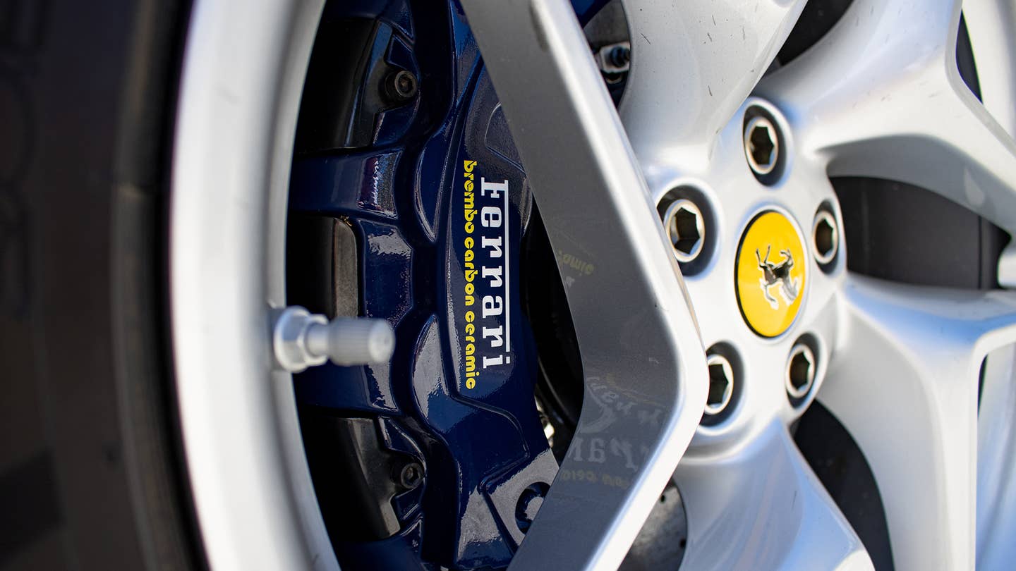 Ferrari F8 Spider brakes