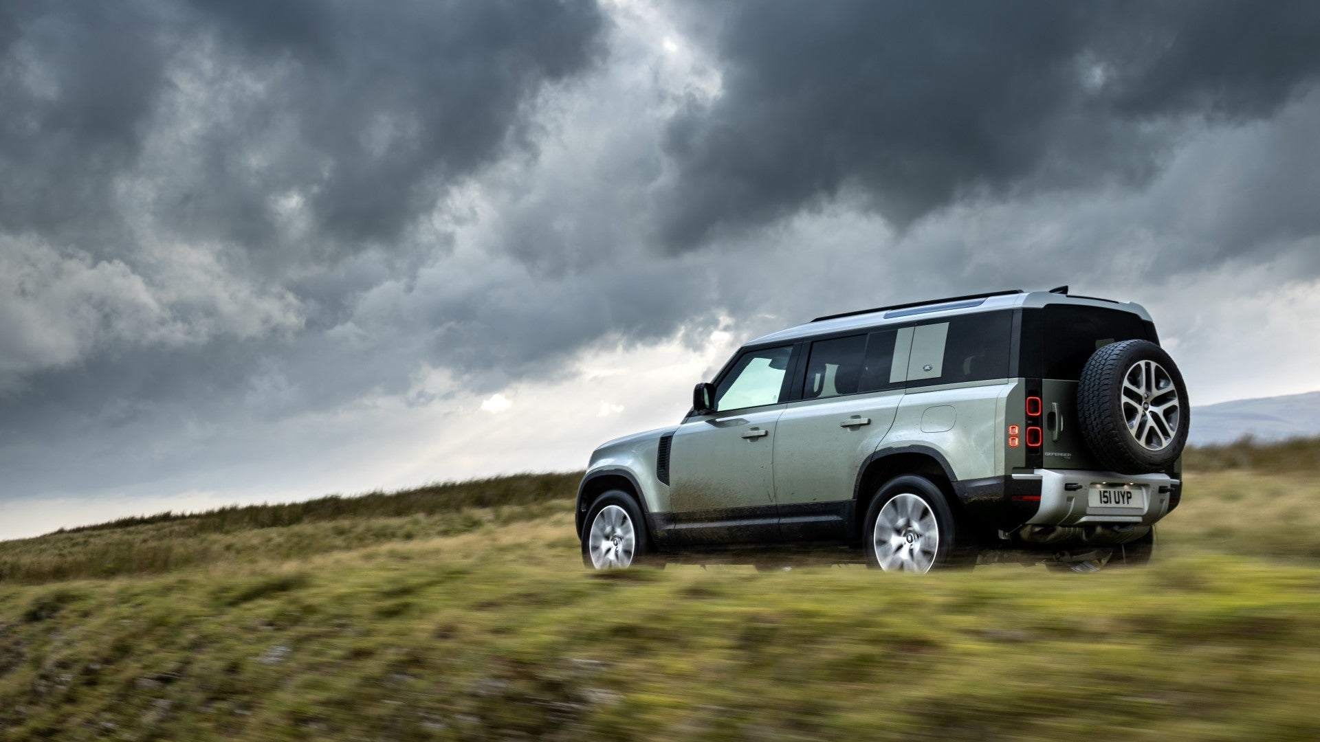 2021 Land Rover Defender P400e: The 398-HP Plug-In Hybrid ...