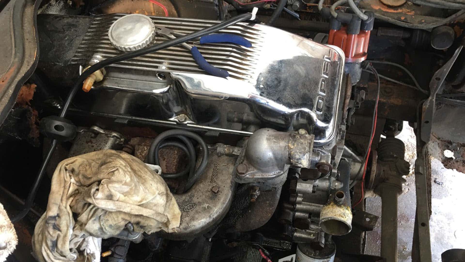 An engine from an Opel GT.