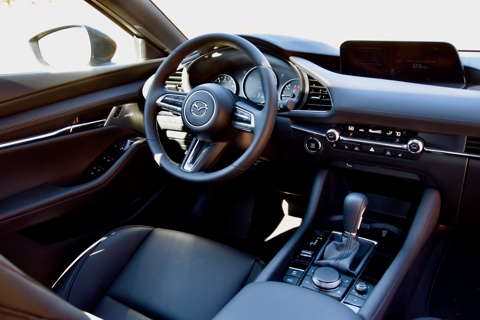 Mazda 3 2021 giá lăn bánh 42023 TSKT đánh giá chi tiết