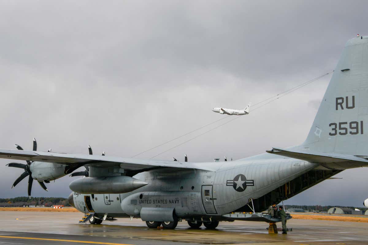 海军想要回到下一个世界末日飞机上飞行C-130大力神