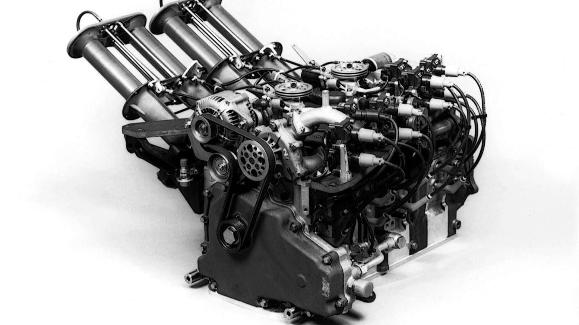 Какие двигателя комплектовались. Двигатель g 5 d Mazda. Mazda 13b-t engine. Тепловой двигатель. Двигатель внутреннего сгорания.