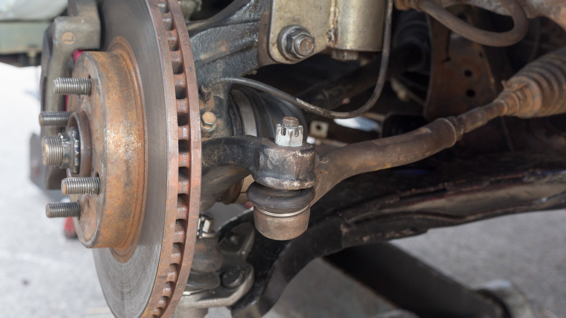 What Causes a Ball Joint to Break  