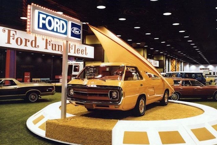  ¿Sabías que el Ford Explorer original era una camioneta con motor central y una tienda de campaña?