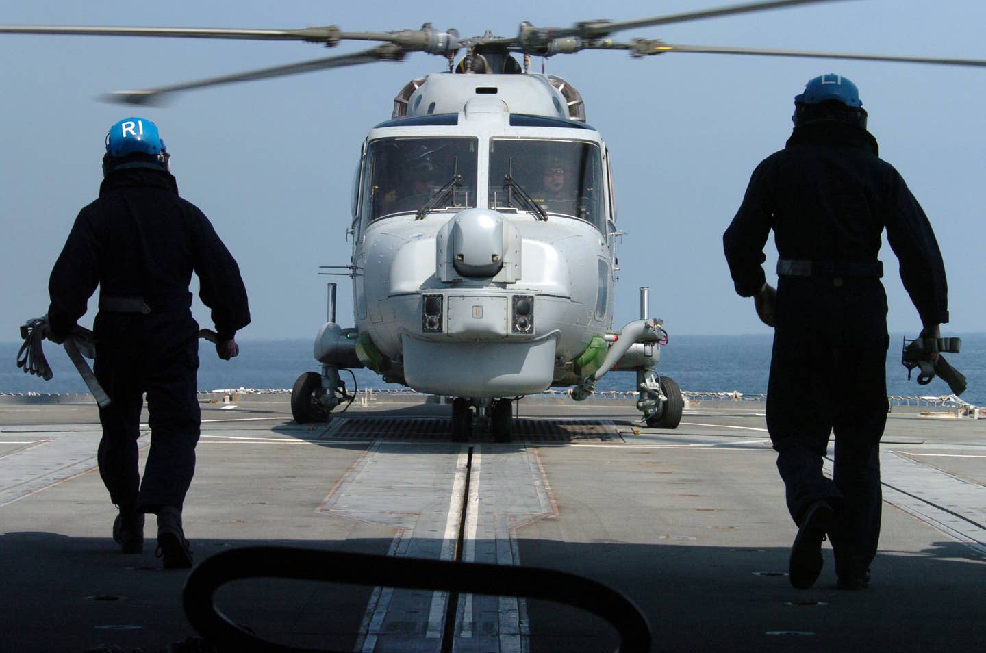 message-editor%2F1621375720048-us_navy_050220-n-1444c-038_two_royal_navy_sailors_prepare_to_chain-down_a_royal_navy_lynx_mk8_helicopter_assigned_to_815_squadron_aboard_the_royal_navy_type_23_frigate_hms_grafton_f80.jpg