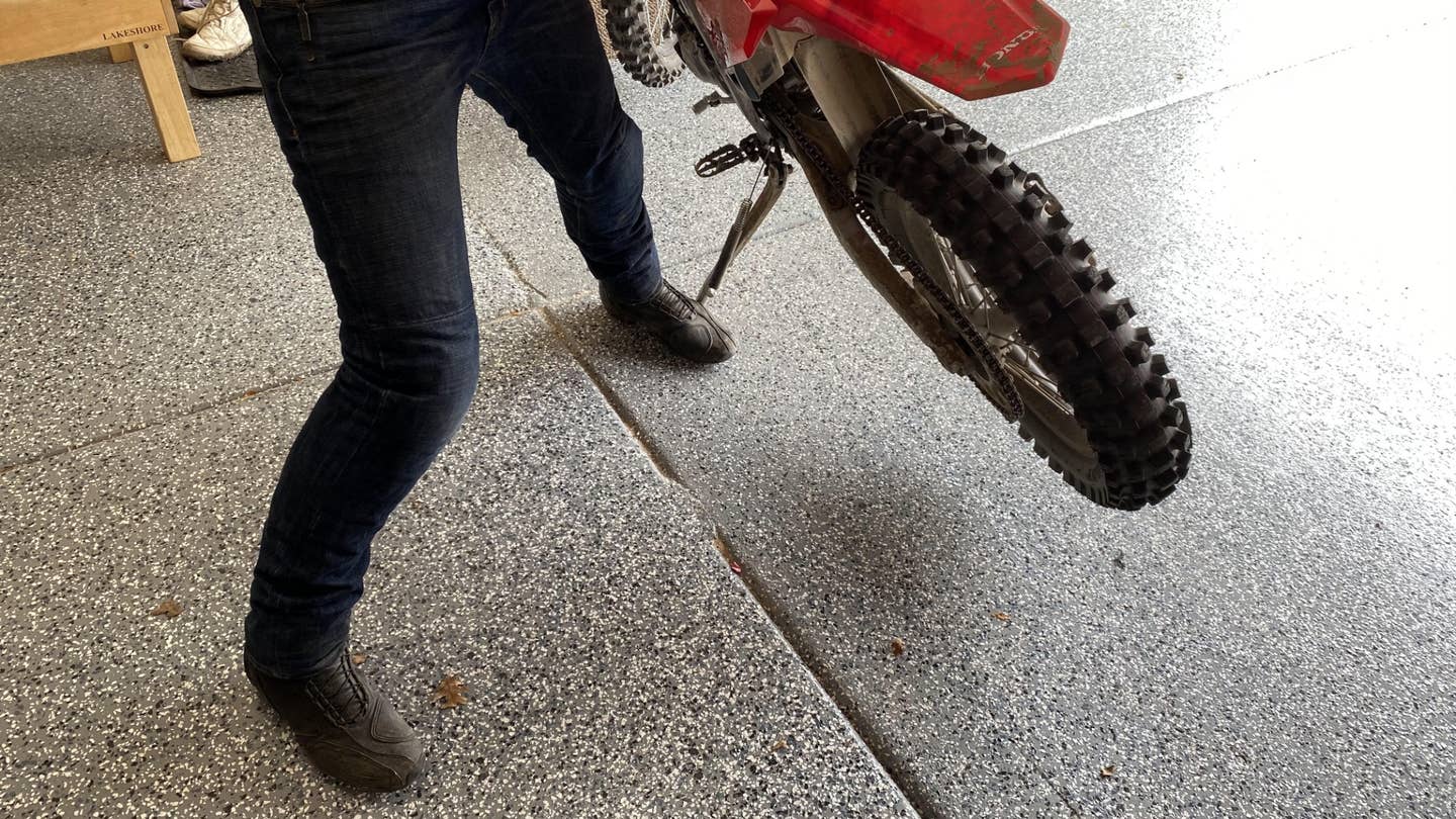 The author's foot on the Honda CRF450RX. 