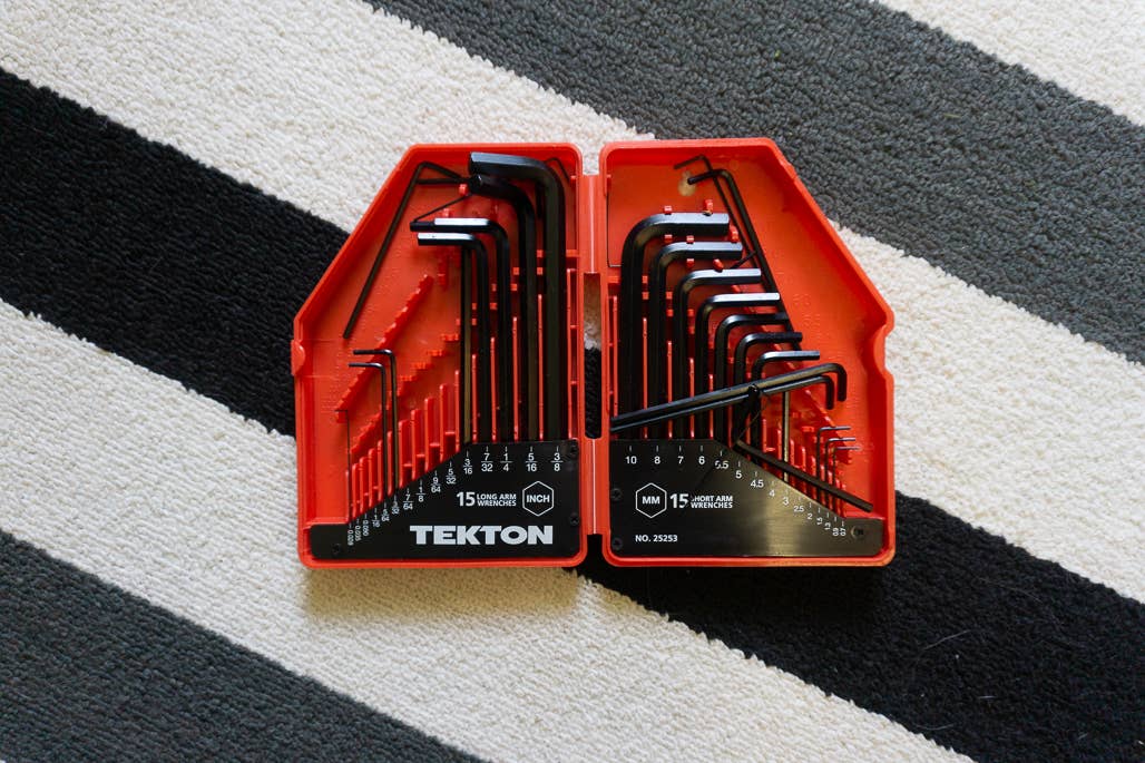 The open box of the Tekton hex key set.