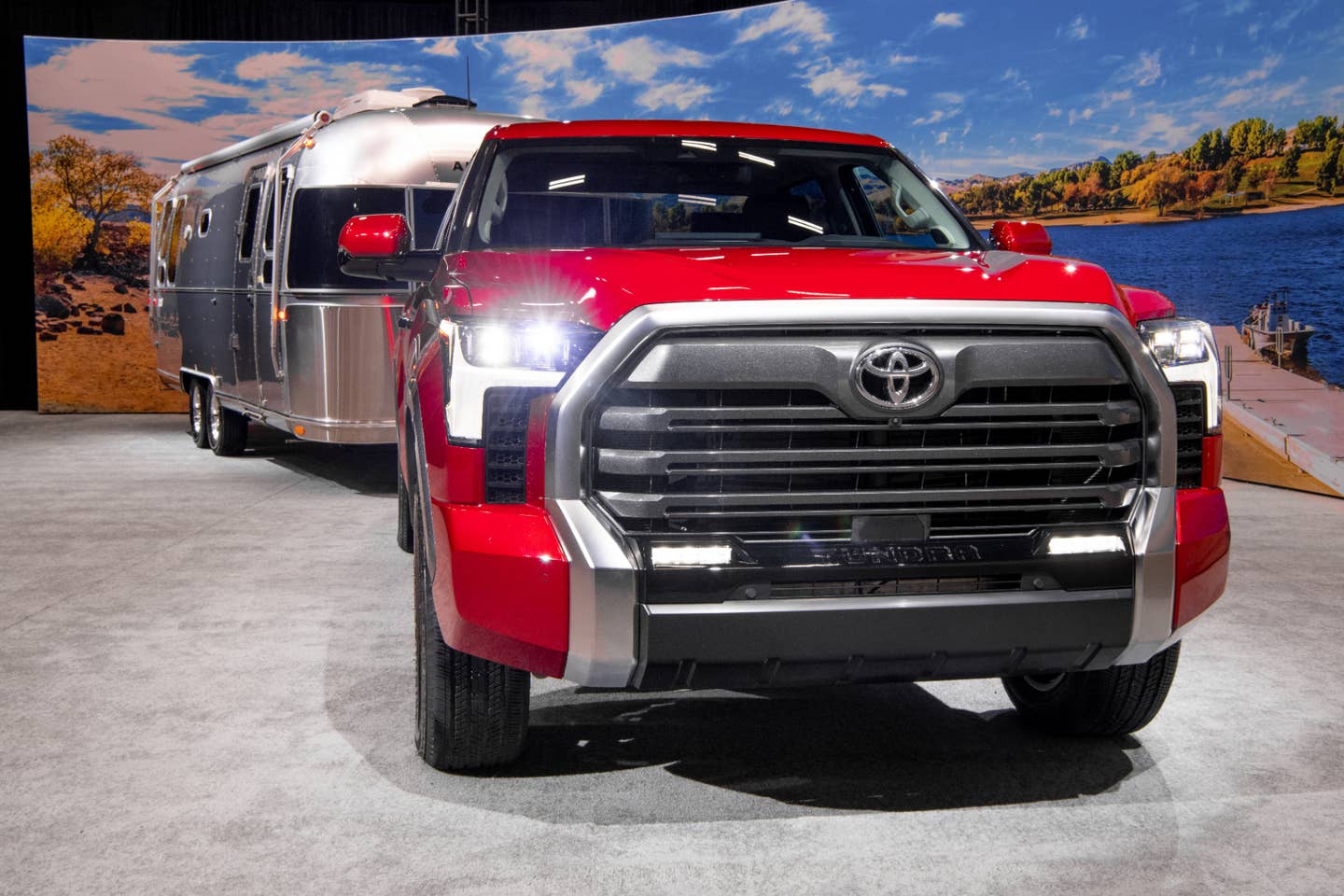 message-editor%2F1632094845639-2022_toyota_tundra_limited_supersonicred__003.jpg