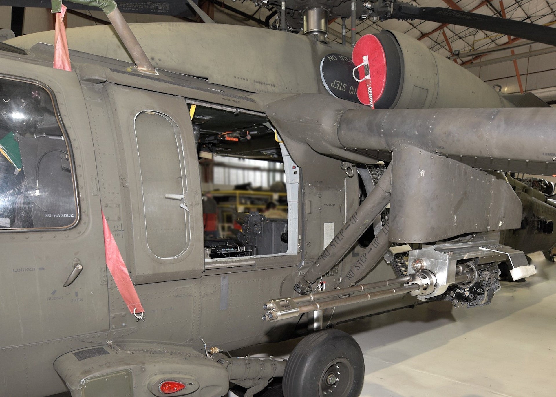 This Is Our First Look At The Army's New 20Mm Aerial Cannon On An Actual  Helicopter
