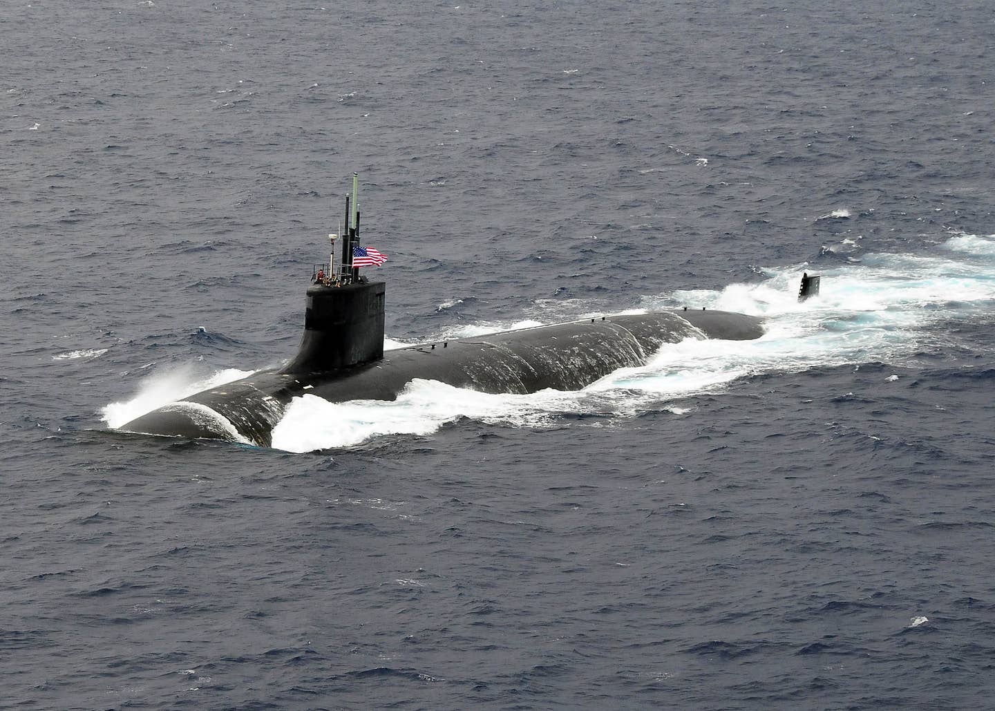 message-editor%2F1639434747360-us_navy_091117-n-1644h-048_the_seawolf-class_attack_submarine_uss_connecticut_ssn_22_is_underway_in_the_pacific_ocean.jpeg