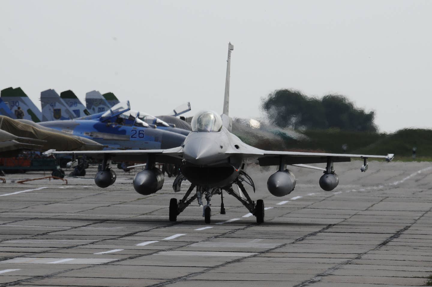 message-editor%2F1648820489325-a_u.s._air_force_f-16_fighting_falcon_aircraft_taxis_at_migorod_air_base_ukraine_july_16_2011_during_safe_skies_2011_110716-f-vm449-102.jpg