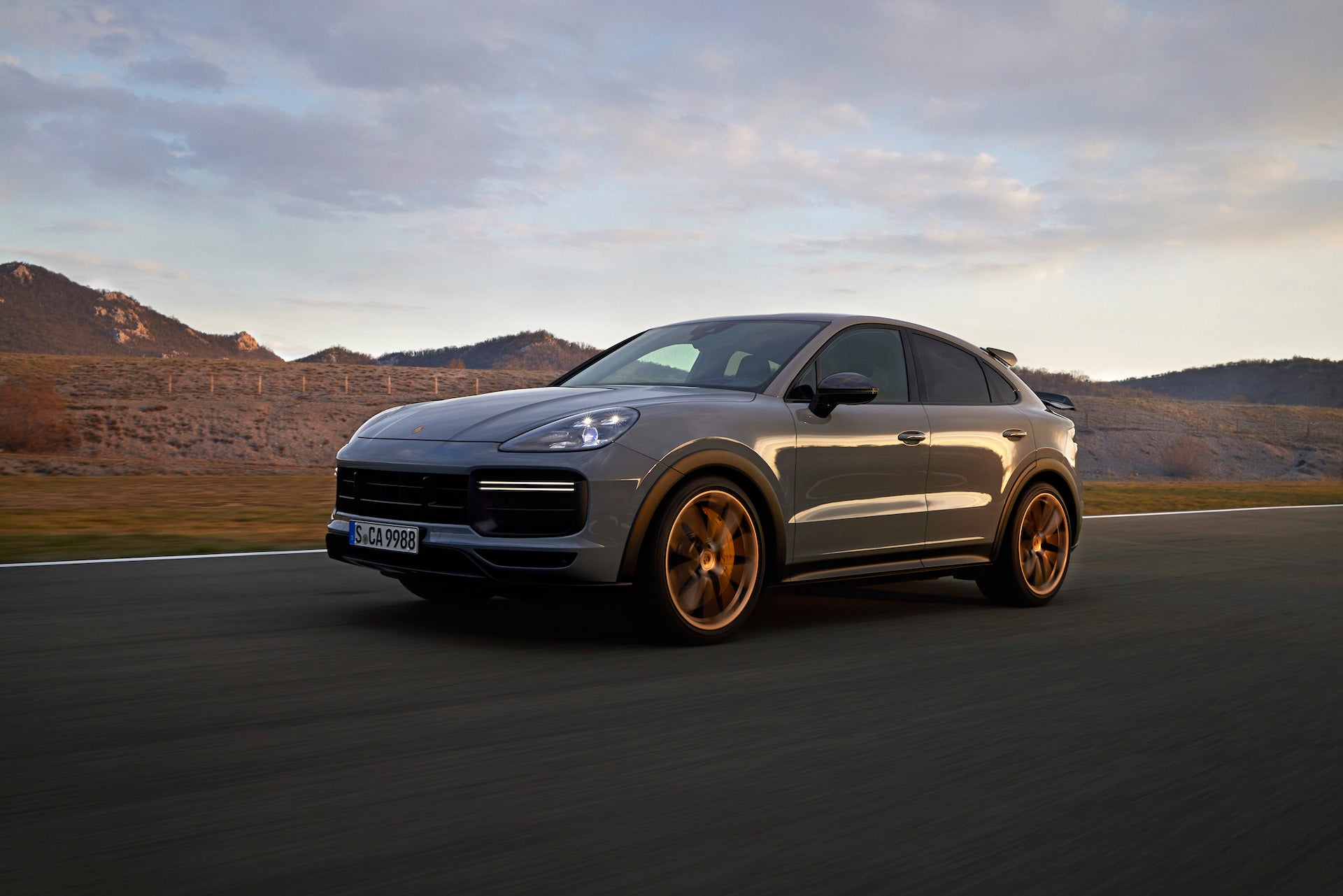 2022 Porsche Cayenne Turbo GT: A 631-HP SUV That Beats the 911 GT3 to ...