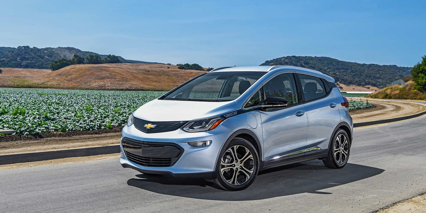 Chevy Prepares to Ramp Up Bolt Production and Ford Kills the V6 Mustang: The Evening Rush