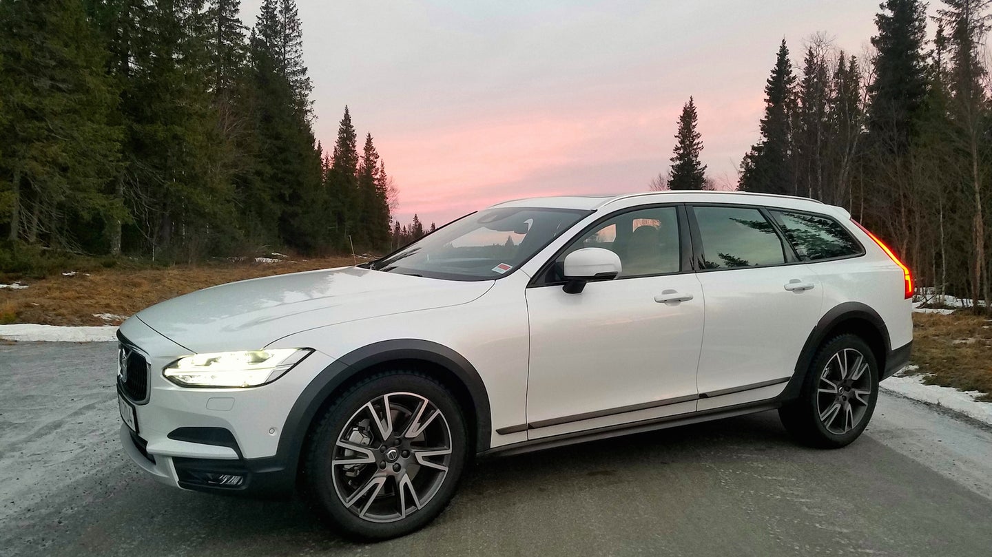 2017 Volvo V90 Cross Country Ices Sweden: 7 First Impressions