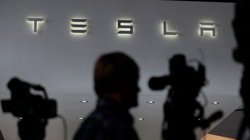 Tesla Continues to Hire Employees Away From Apple