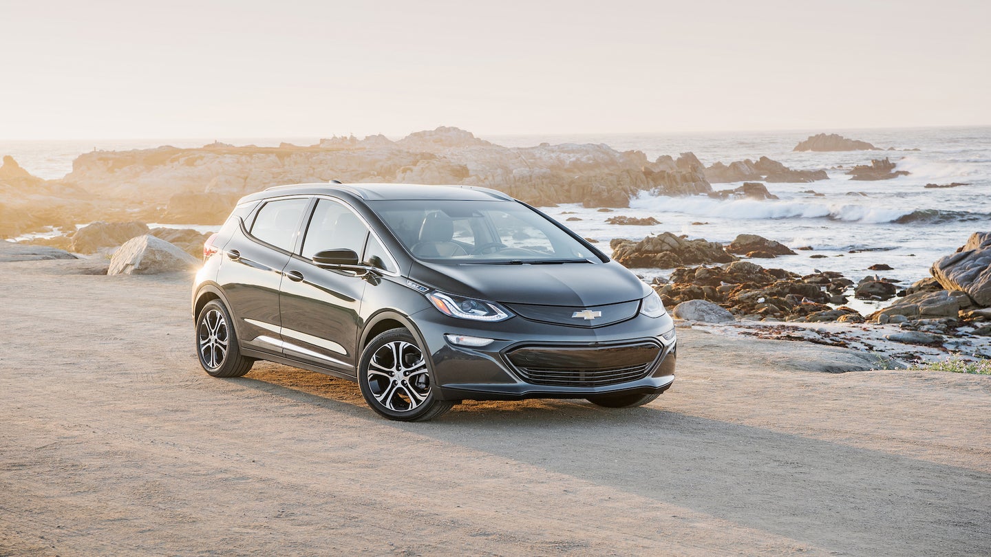 GM Will Build and Test Thousands of Autonomous Bolts Starting in 2018