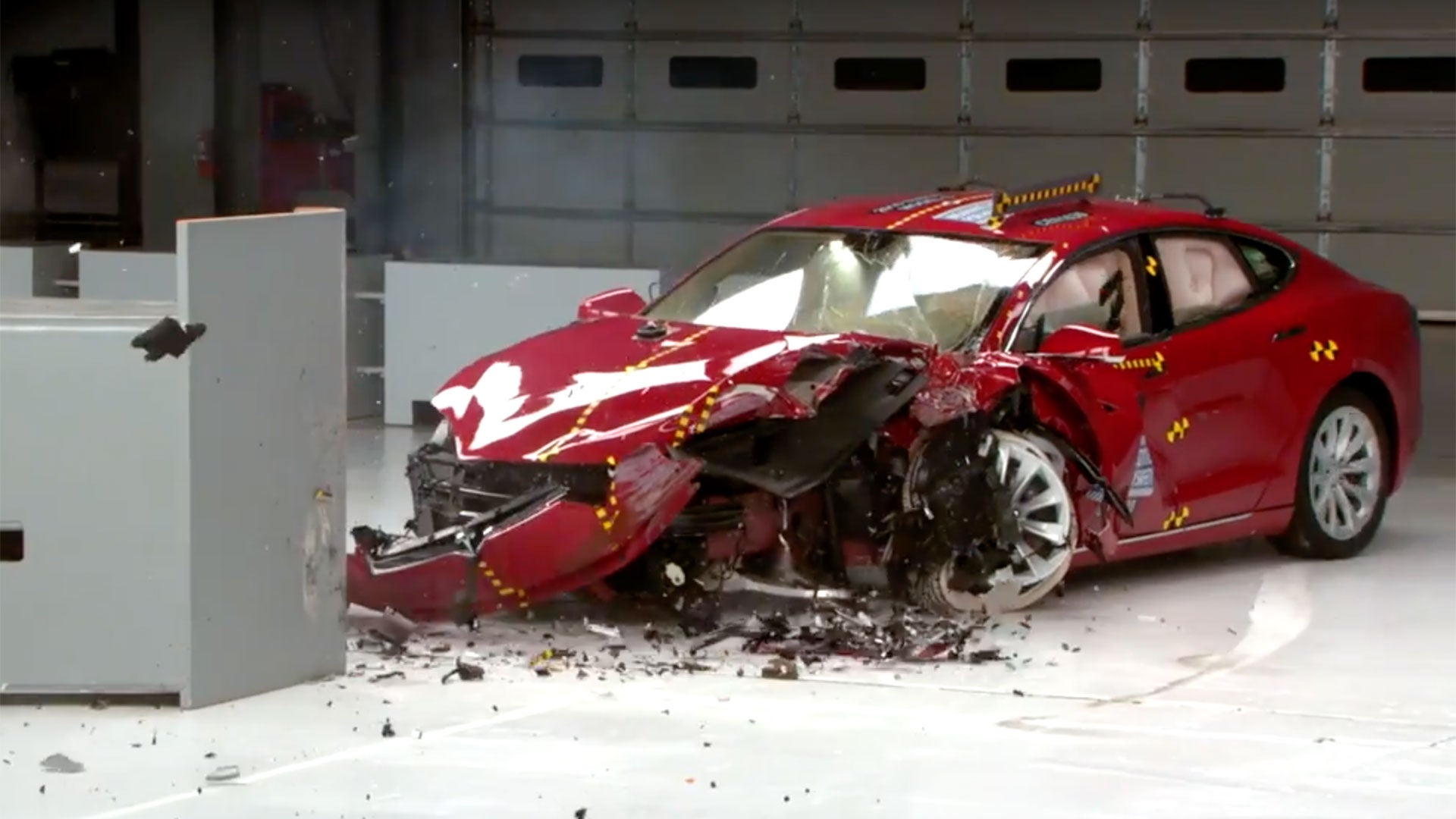 tesla model s bmw i3 fall short of iihs top safety pick rating