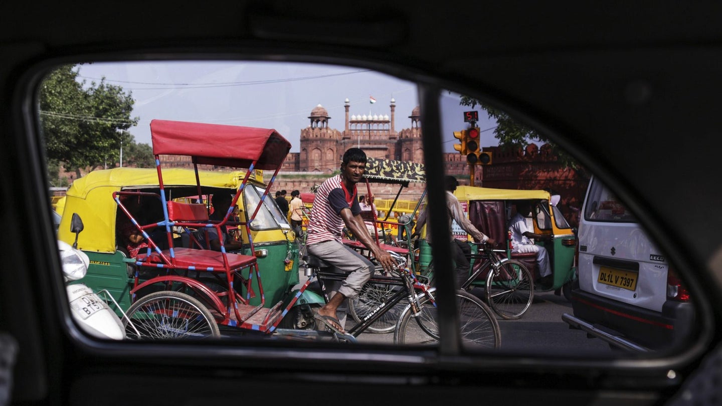 Self-Driving Cars Are Flummoxed by India&#8217;s Chaotic Roads