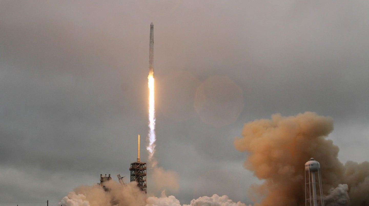 SpaceX launches supplies to space station