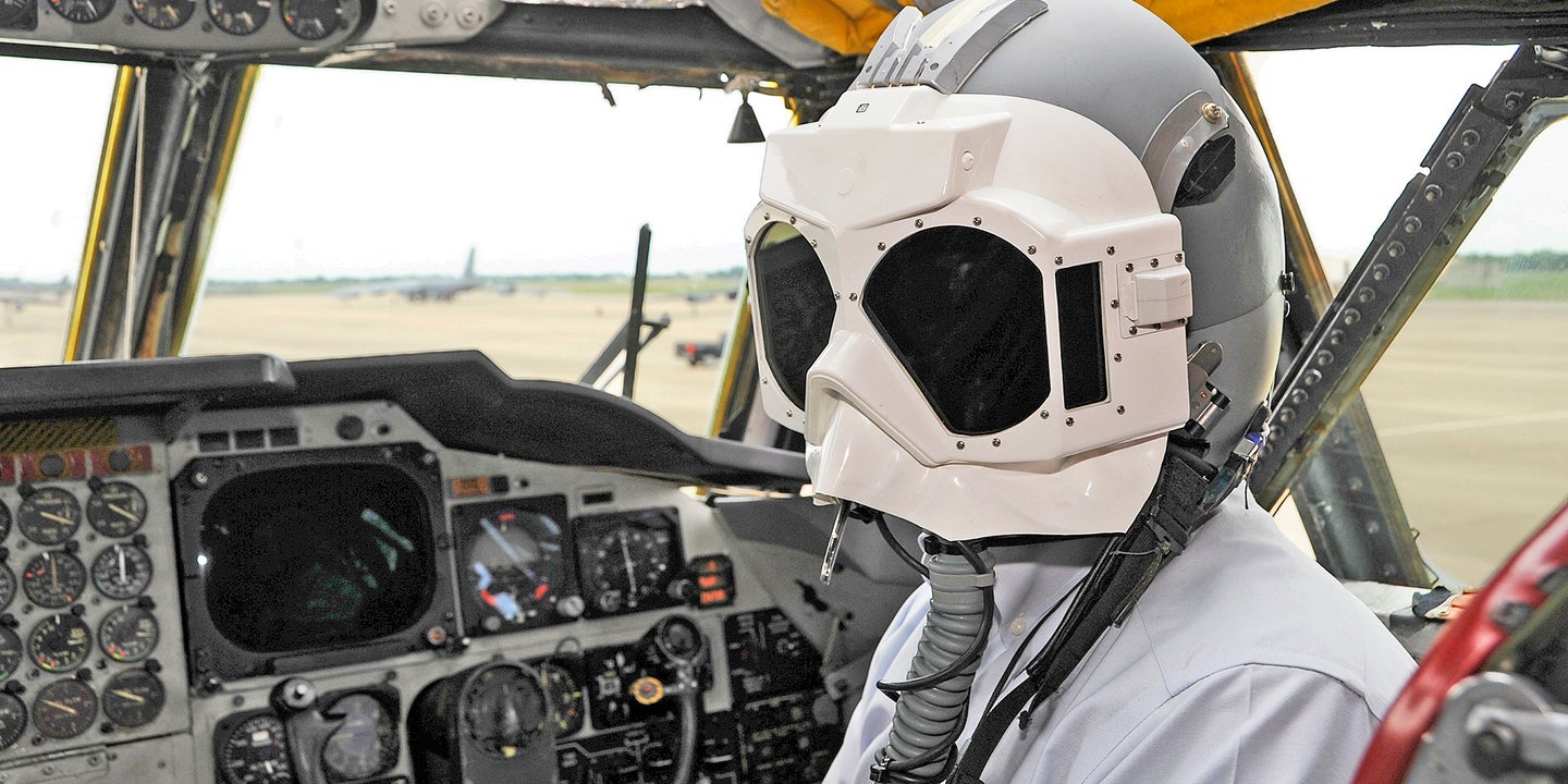 This Is What USAF Bomber Pilots Would Wear During a Nuclear Apocalypse