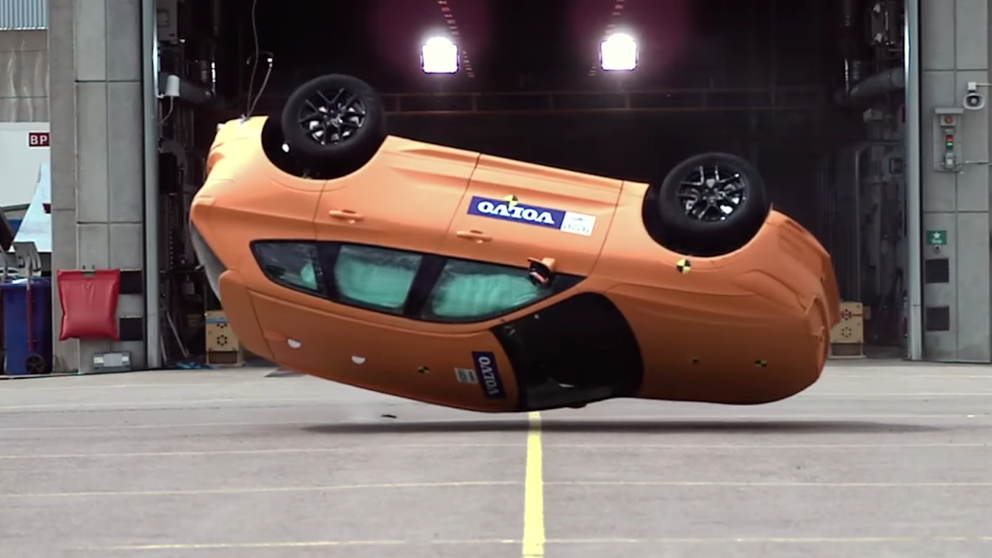 Watch Volvo Attempt to Destroy Its New XC60 Crossover in Crash Tests