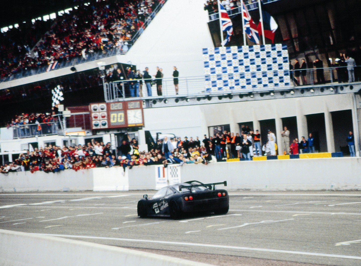 This Classic Film Documents McLaren’s Pursuit of Perfection at Le Mans
