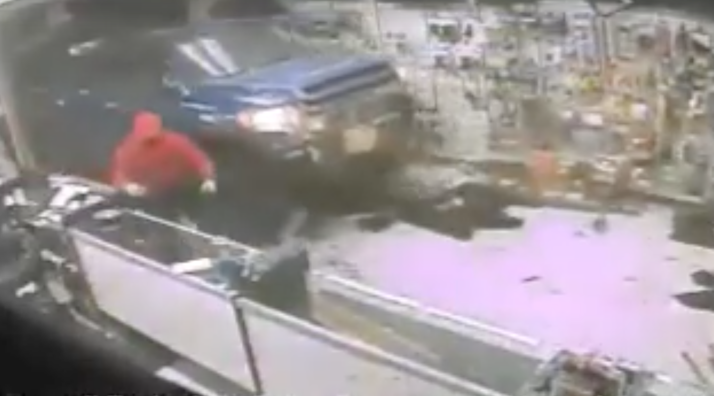 Watch Thieves Use a Toyota Tundra as a Battering Ram in a Gun Store Robbery