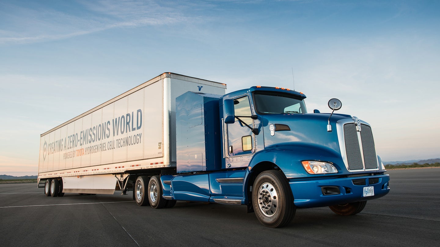 Toyota &#8216;Project Portal&#8217; Hydrogen Fuel-Cell Semi is Ready to Haul Freight