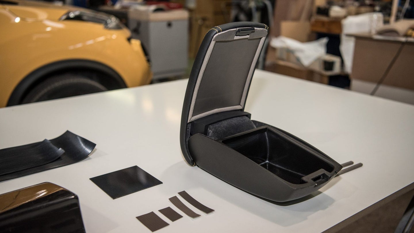 Nissan Tests &#8216;Signal Shield&#8217; Armrest Faraday Cage to Combat Distracted Driving