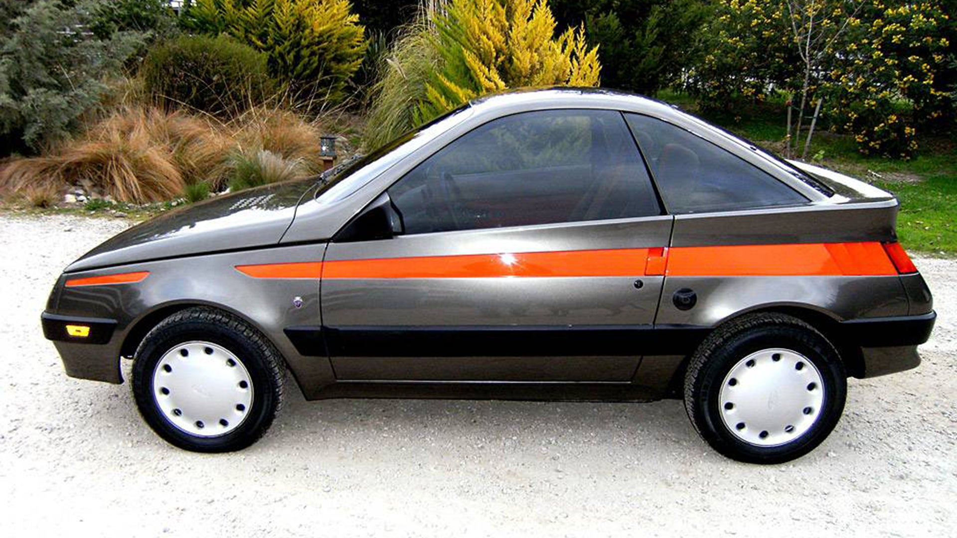 This 1982 Ford Ghia Shuttler Concept Might Be The Cutest Ford You Can Buy