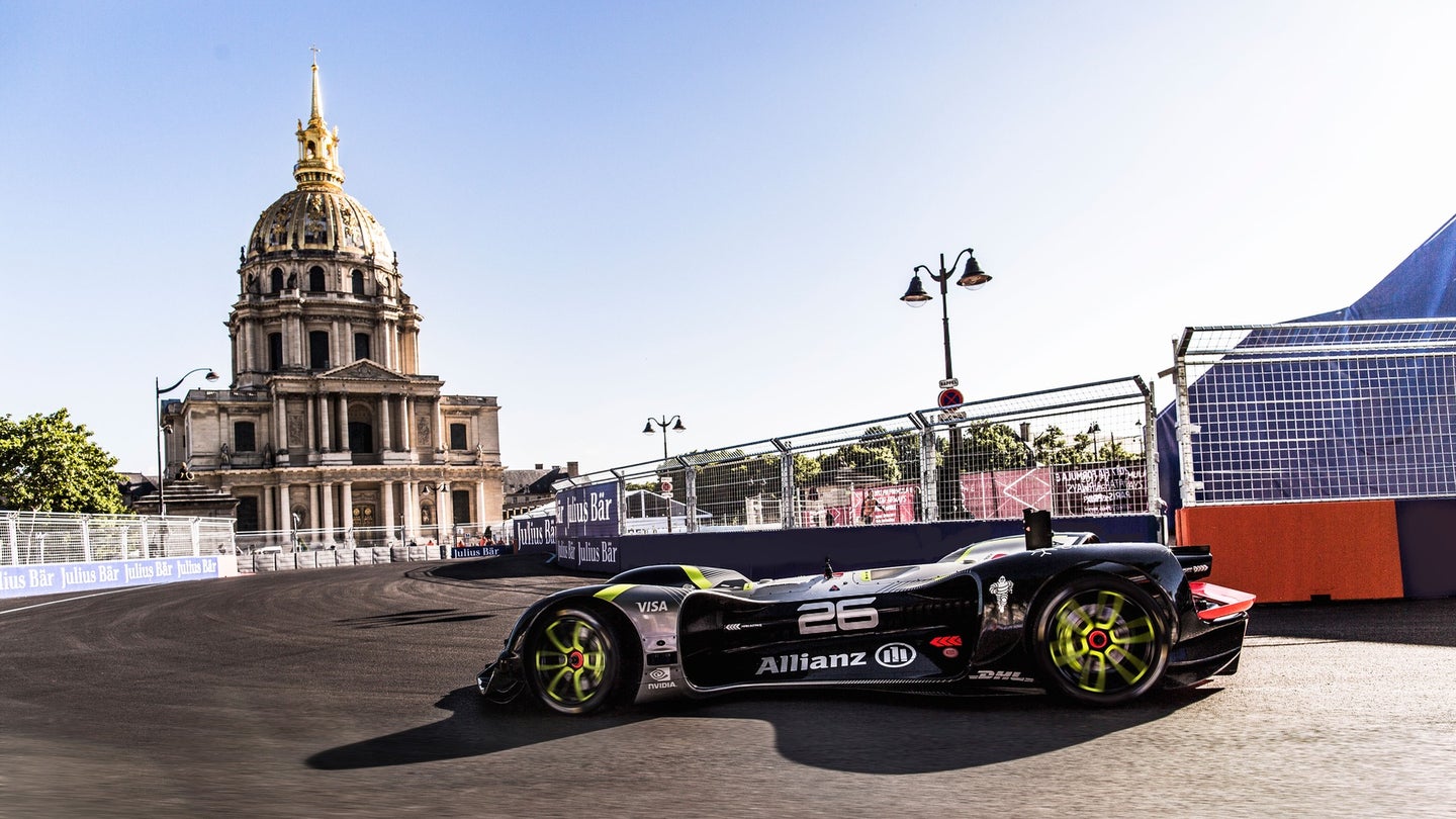 Roborace&#8217;s Self-Driving Race Car Makes Public Driving Debut at Paris Formula E Race