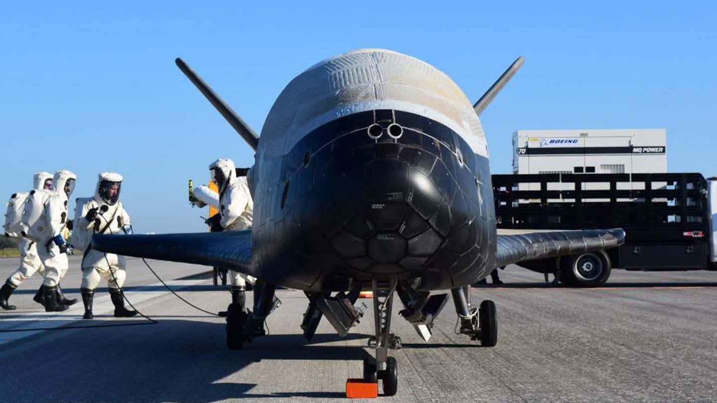 America&#8217;s Secret Space Plane Lands After 2 Years in Orbit