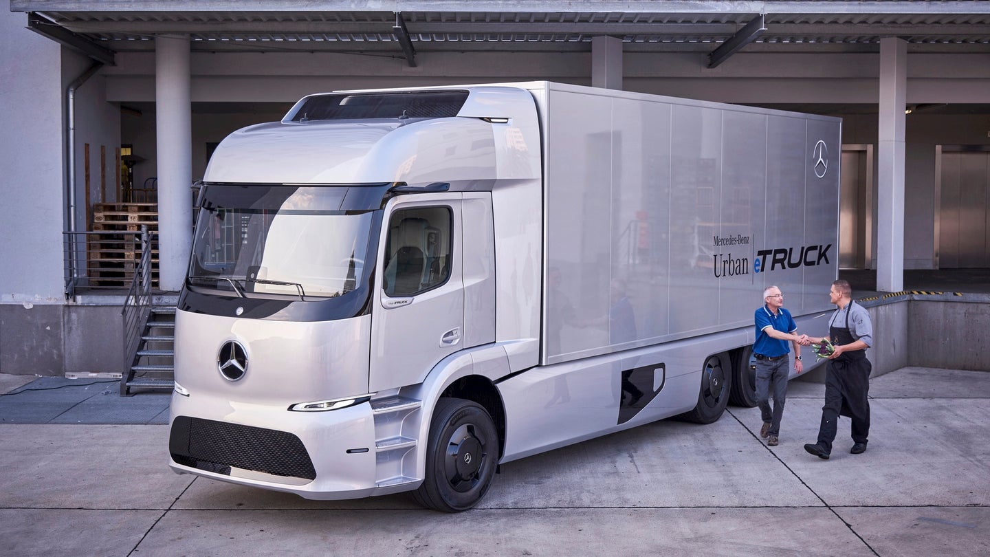Daimler Isn&#8217;t Worried About Tesla&#8217;s Electric Semi Truck, Exec Says