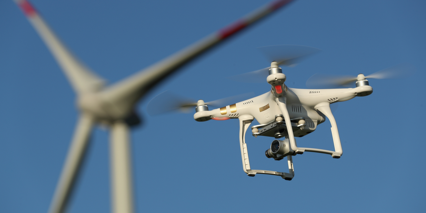 House Bill Advances Federal Drone Delivery &#038; Management Regulations