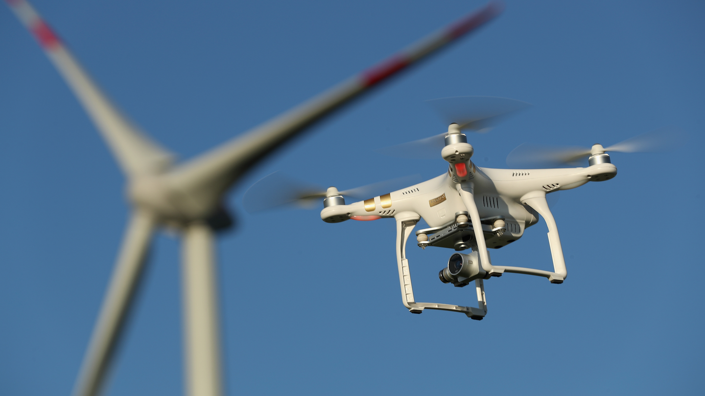 House Bill Advances Federal Drone Delivery & Management Regulations