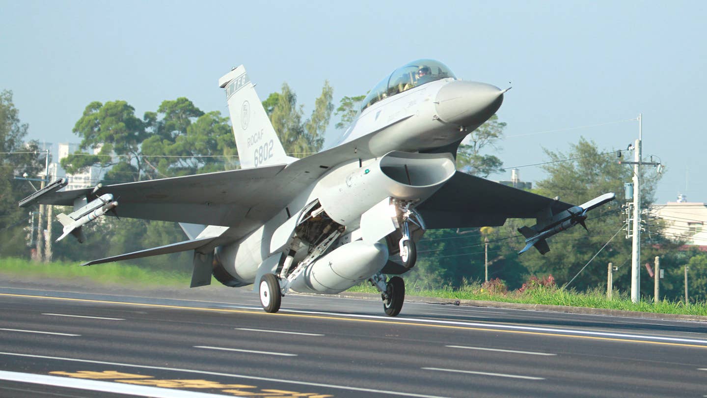 Here&#8217;s What Taiwan Would Get In $1.3B Arms Deal With U.S.