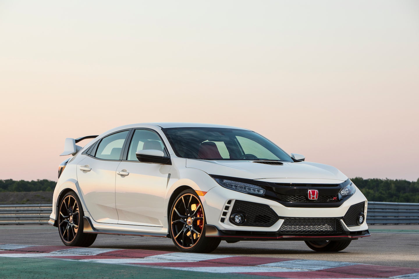 The 2017 Honda Civic Type R Breaks the Front-Wheel Drive Curse