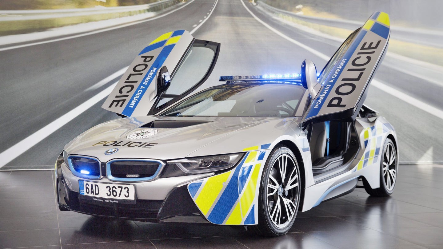 Czech BMW i8 Police Car Crashes Less Than a Month Into Its Service