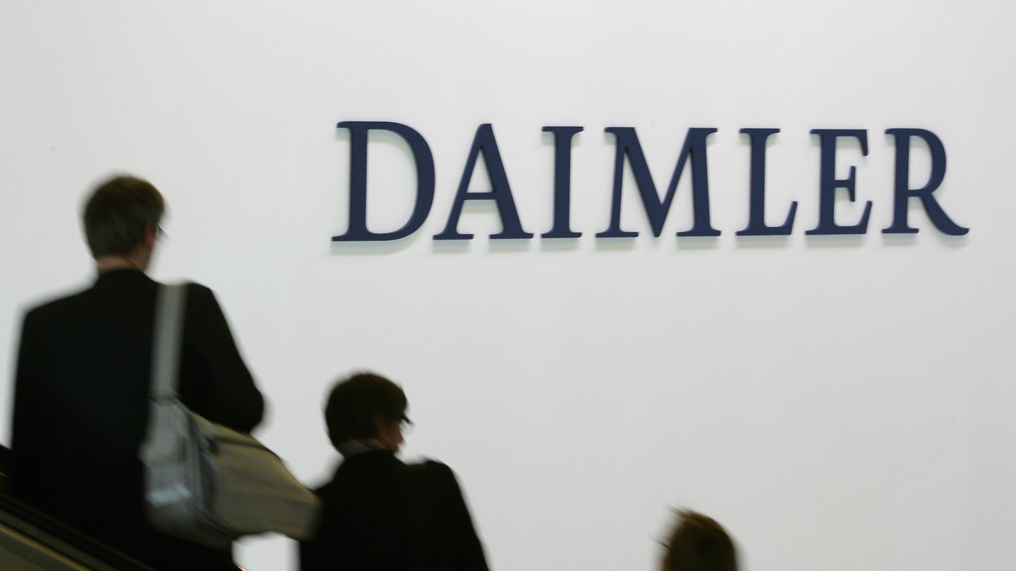 Daimler Will Defend Itself Against Emissions Scandal, Report Says
