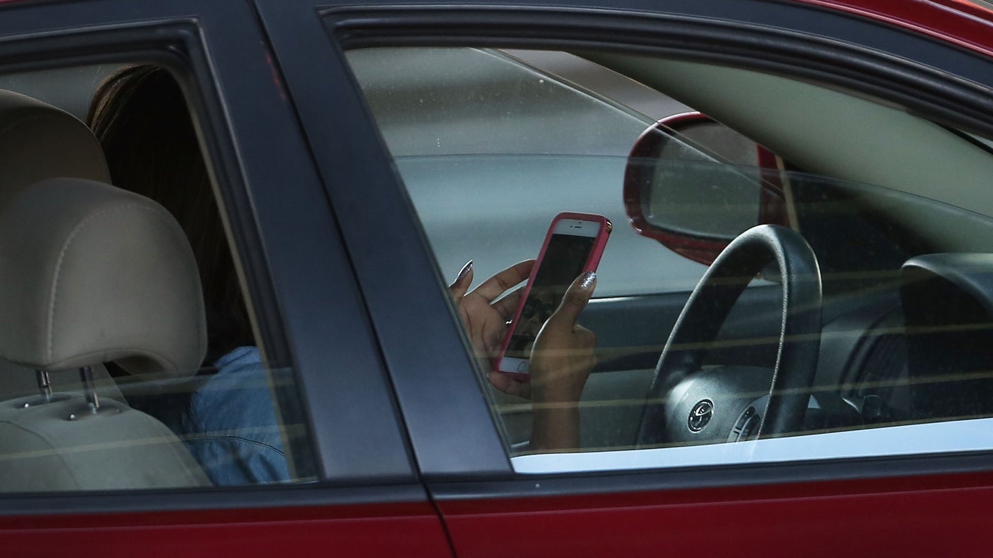 Washington State Targets All Forms of Distracted Driving With New &#8216;E-DUI&#8217; Law