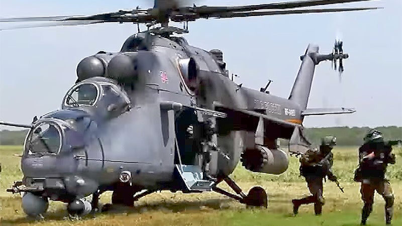 Watch This Russian Mi-35 Hind Do What No Other Attack Helicopter Can