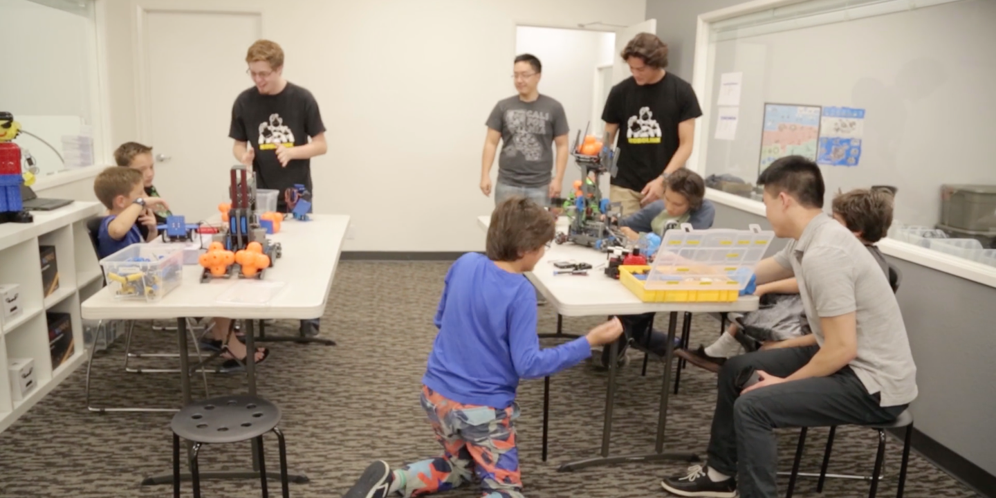 San Diego&#8217;s Robolink Teaches Kids How to Engineer Drones