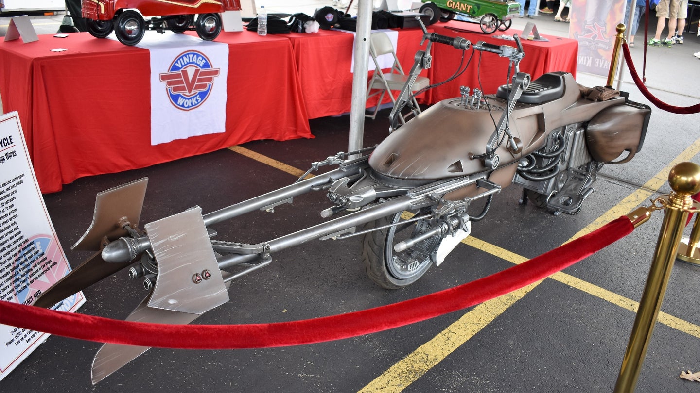 Check Out This Real-Life Star Wars Speeder Bike