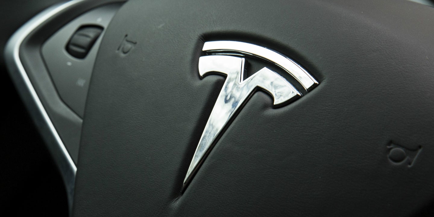 Tesla Drops Price of 100 kWh Battery Thanks to Decreased Production Costs