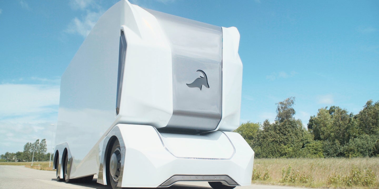 Einride T-Pod Self-Driving Truck Doesn’t Even Have a Seat for a Driver