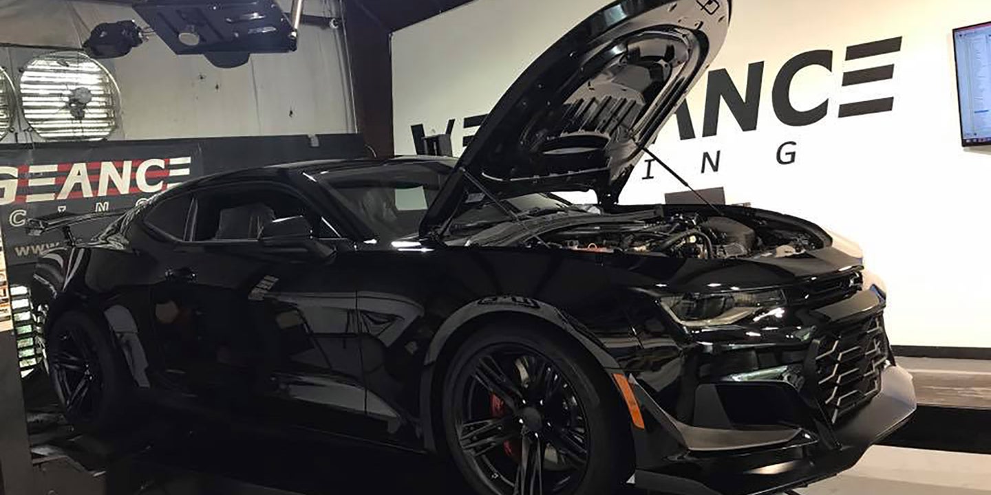 Vengeance Racing’s Chevy Camaro ZL1 Makes 1,047 HP At the Wheels